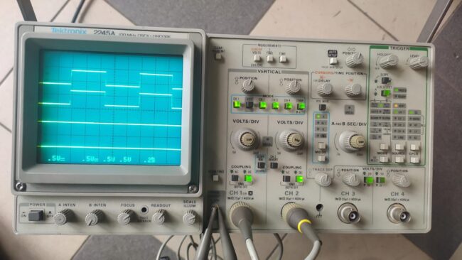 Oscyloskop Tektronix 2245A Oscyloskop Tektronix 2245A