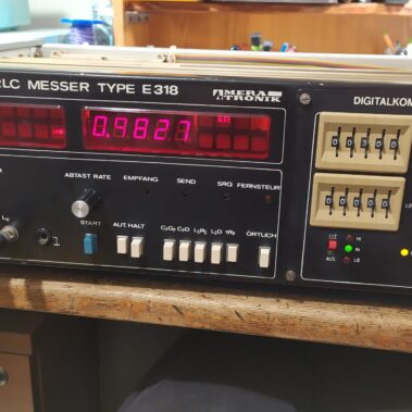 Automatyczny miernik RLC Meratronik E-318