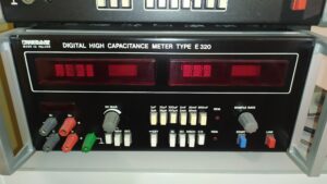 Miernik dużych pojemności kondensatorów Meratronik E320