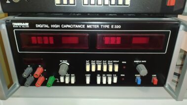 Miernik dużych pojemności kondensatorów Meratronik E320